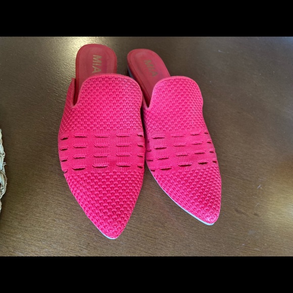 Red Pointy Toe Woven Flats, Slip-on Loafer, by MIA Size 6.5 or EU 37 - Picture 3 of 7